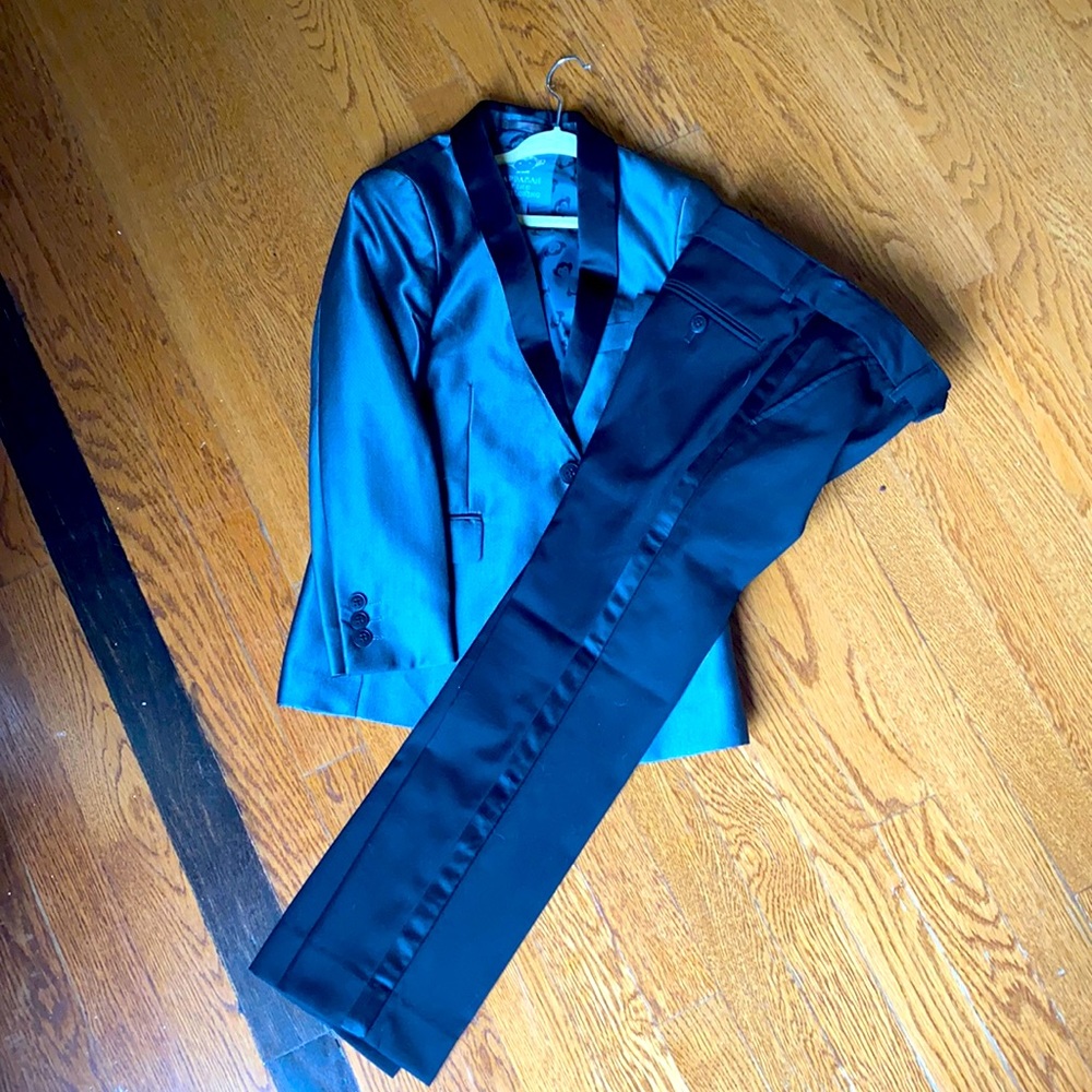 Tuxedo in mint condition!